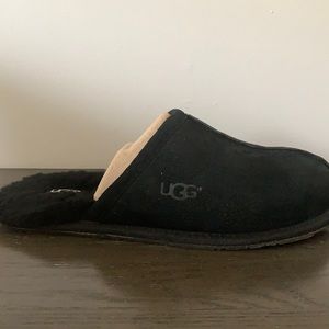 Ugg Pearle slippers size 9 black brand new